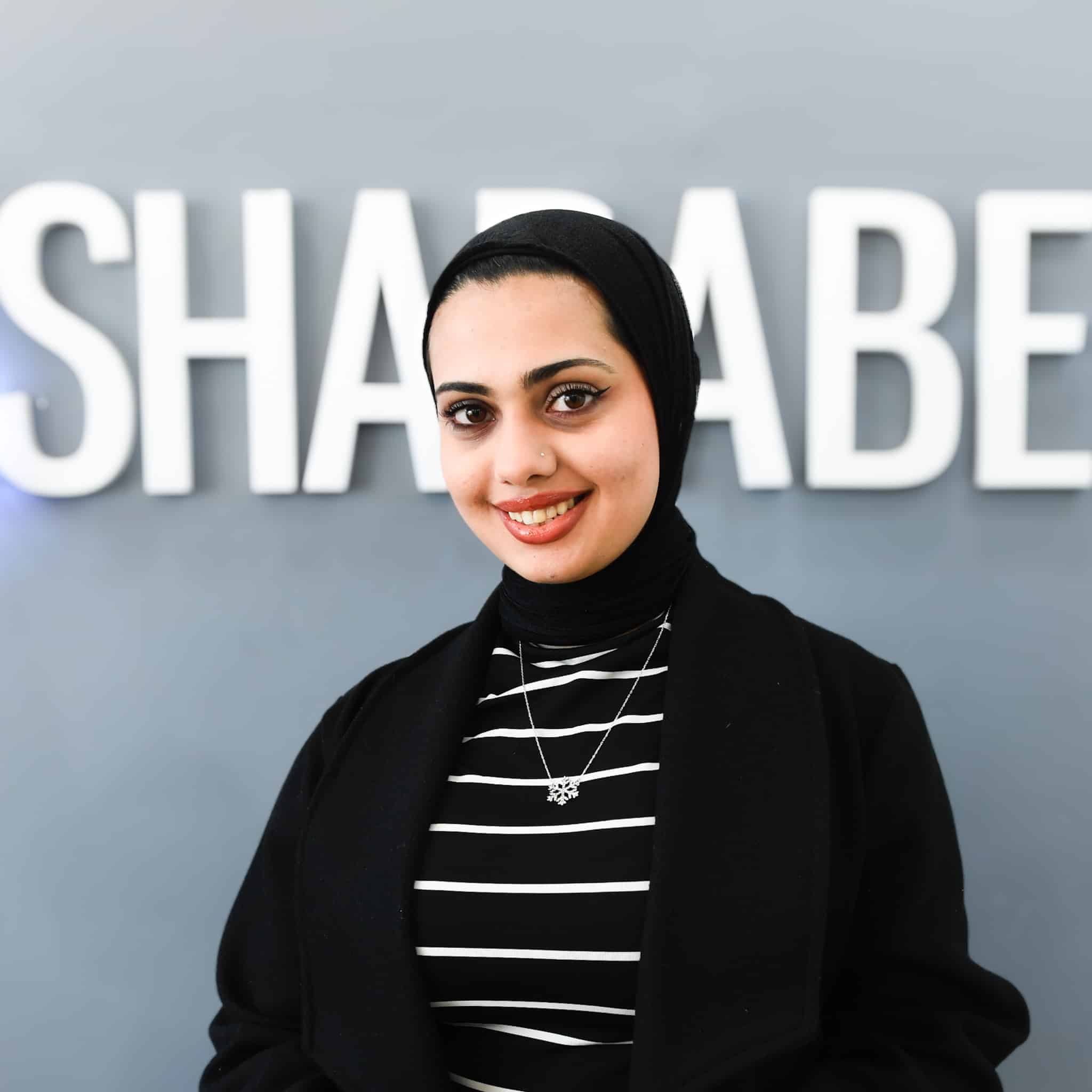 Dana teaches Levantine Arabic in the Middle East