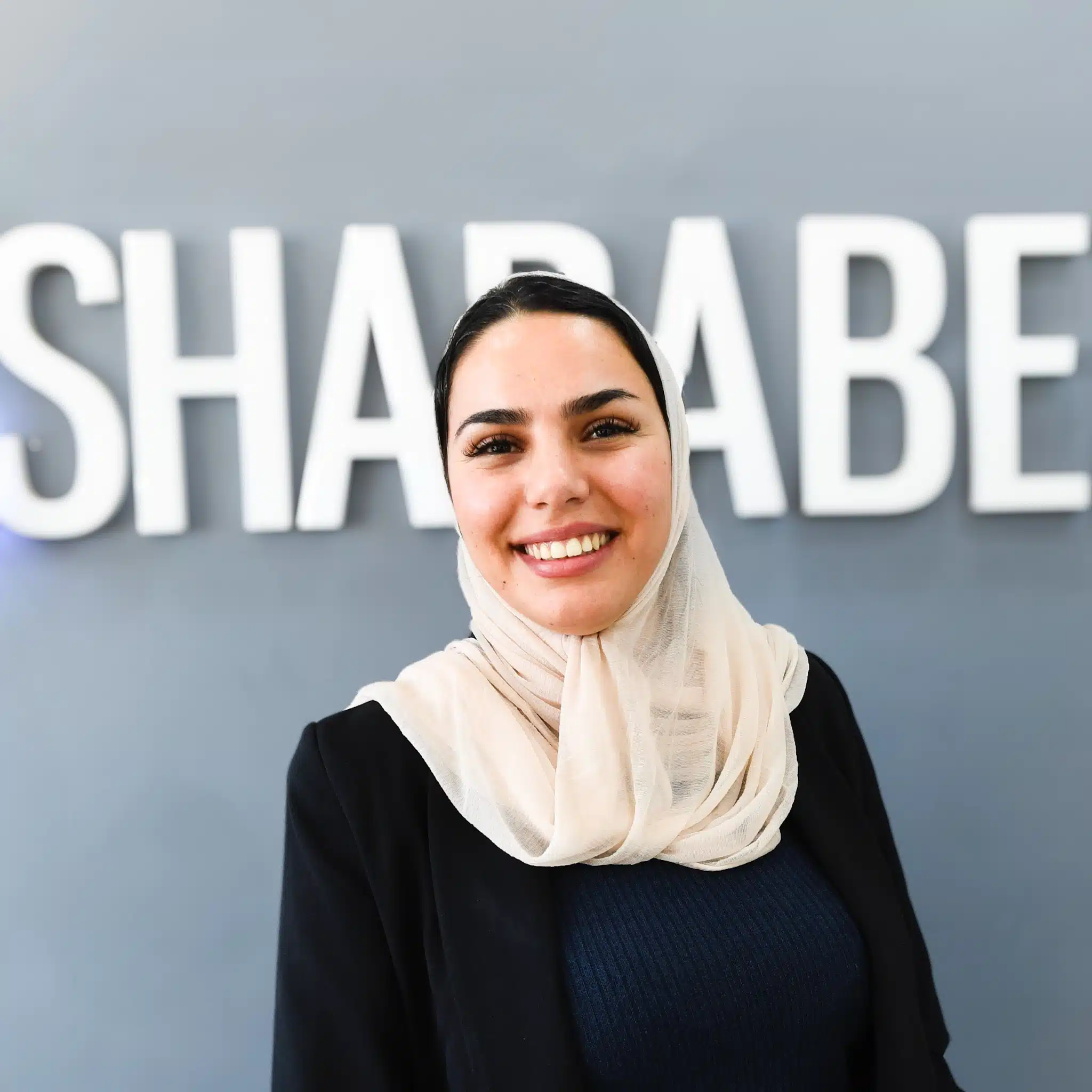 Rawan coaches learners in an immersive Arabic language learning experience in Jordan