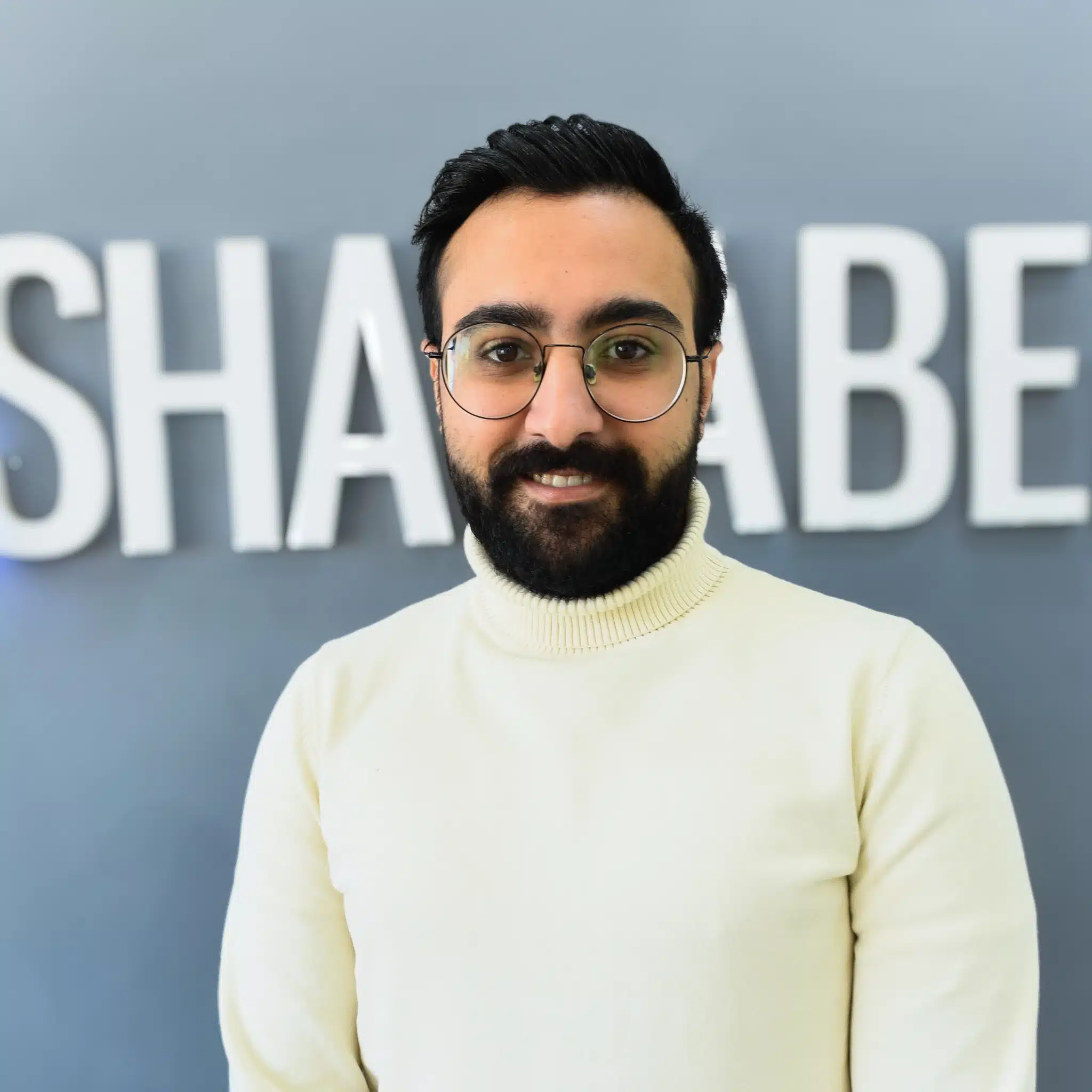 Rida teaches Levantine Arabic online and in-person in the Middle East